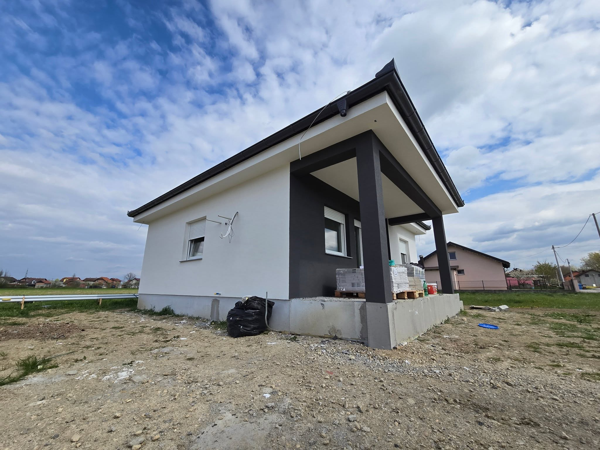 Završena fasada, široki prikaz